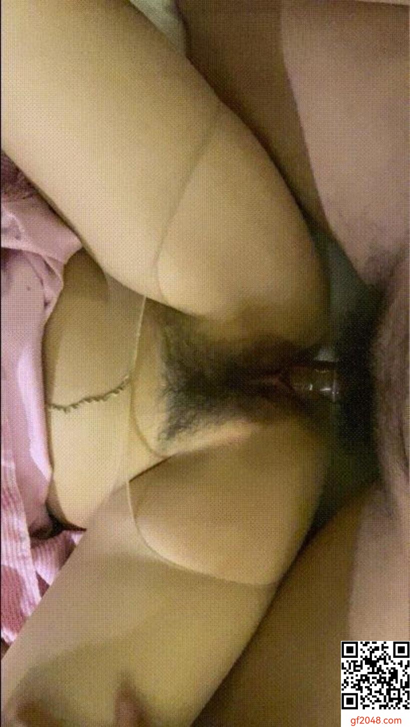 极品身材大奶萝莉女大[20P]