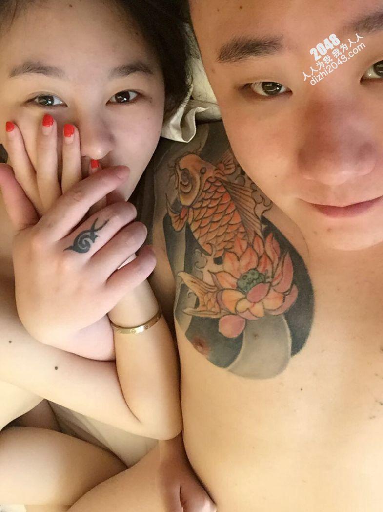 情侣露脸欢乐生活照[29P]