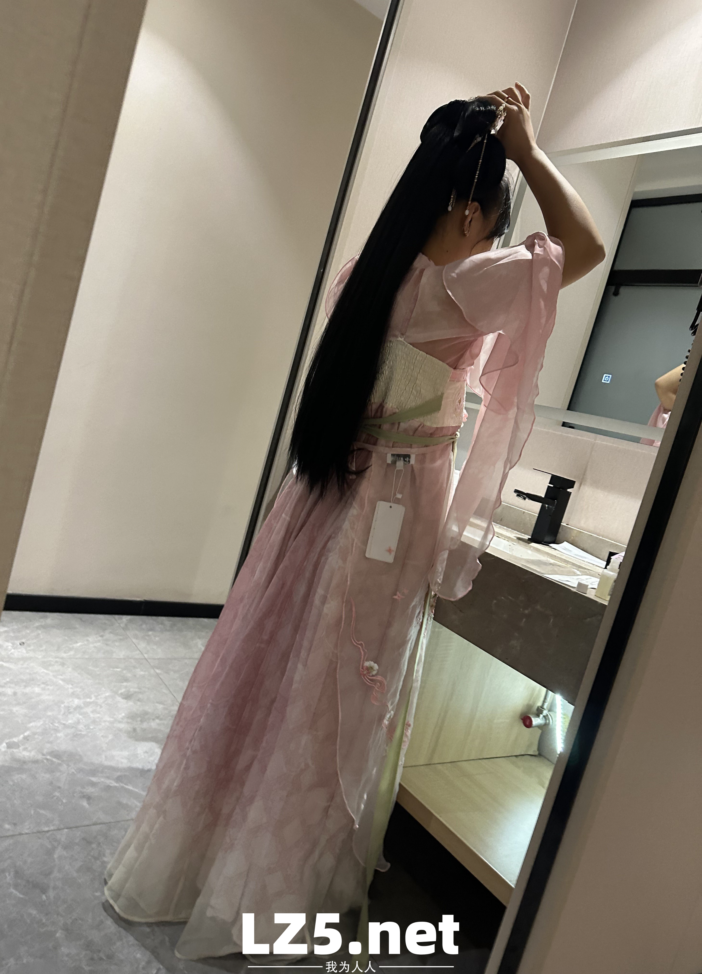 骚货喜欢穿着汉服啪啪啪[26P]