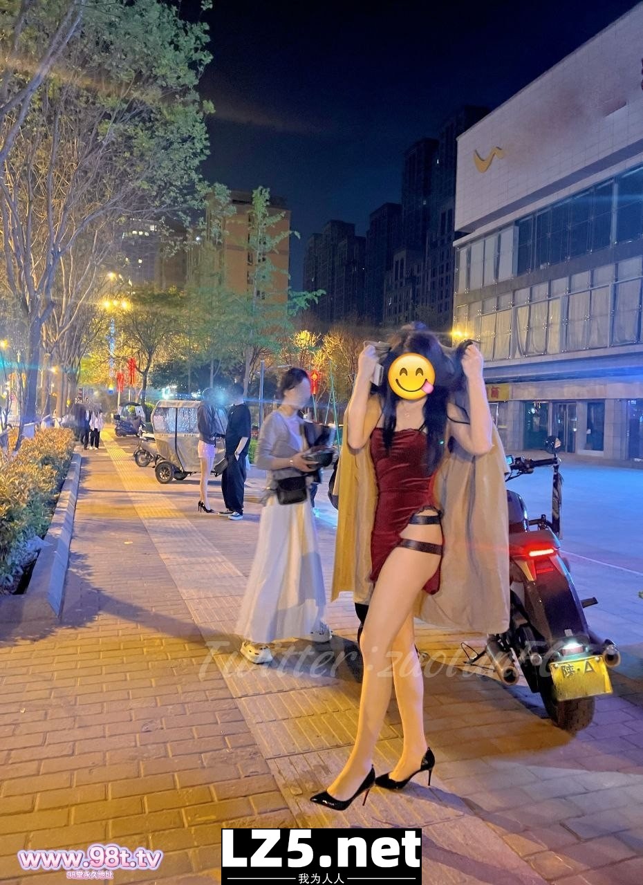 西安极品美女户外露出绿帽献妻多人淫趴调教男奴[120P]
