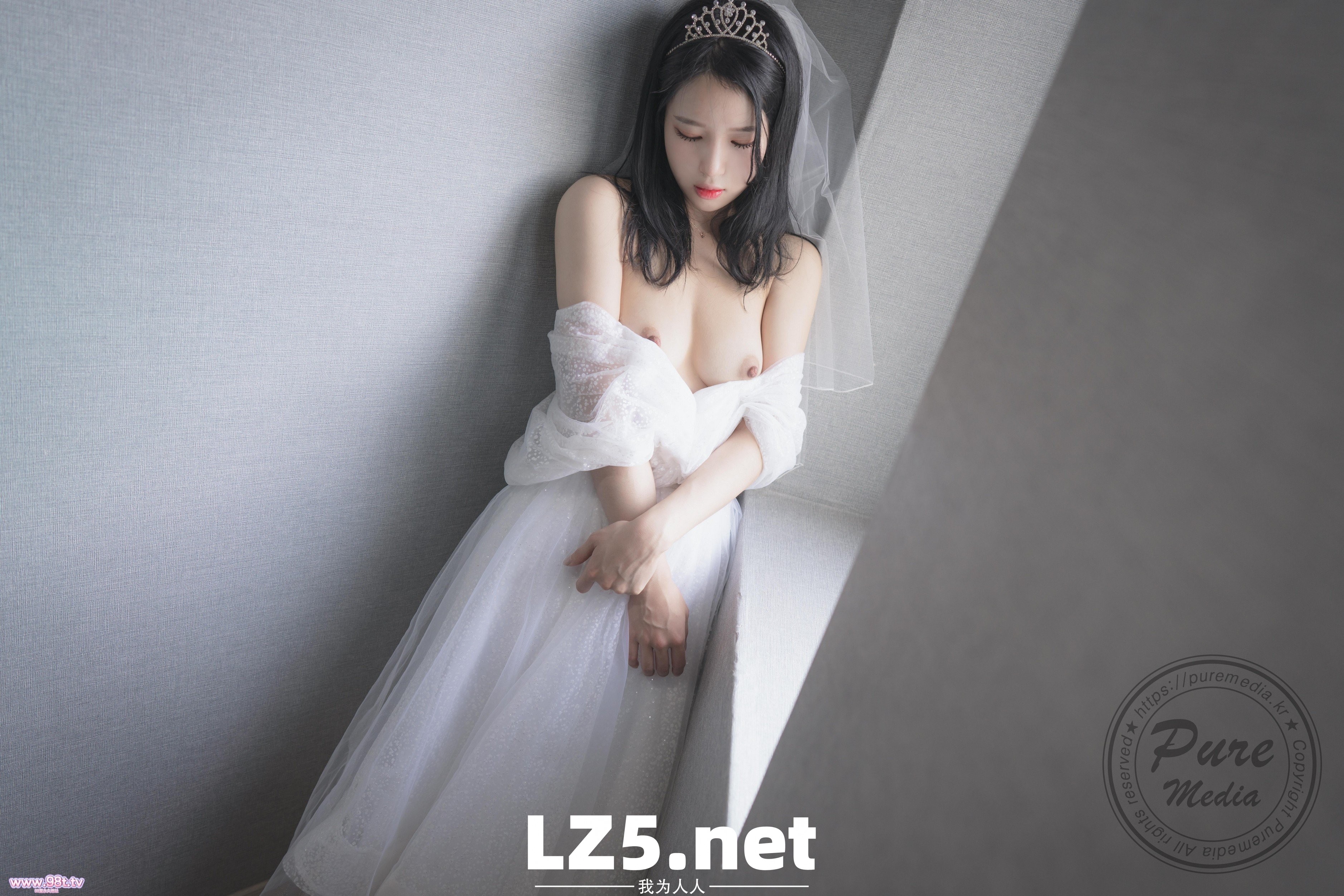 Yeha女神新娘漂亮花苞粉嫩幸福婚纱照-中篇[33P]