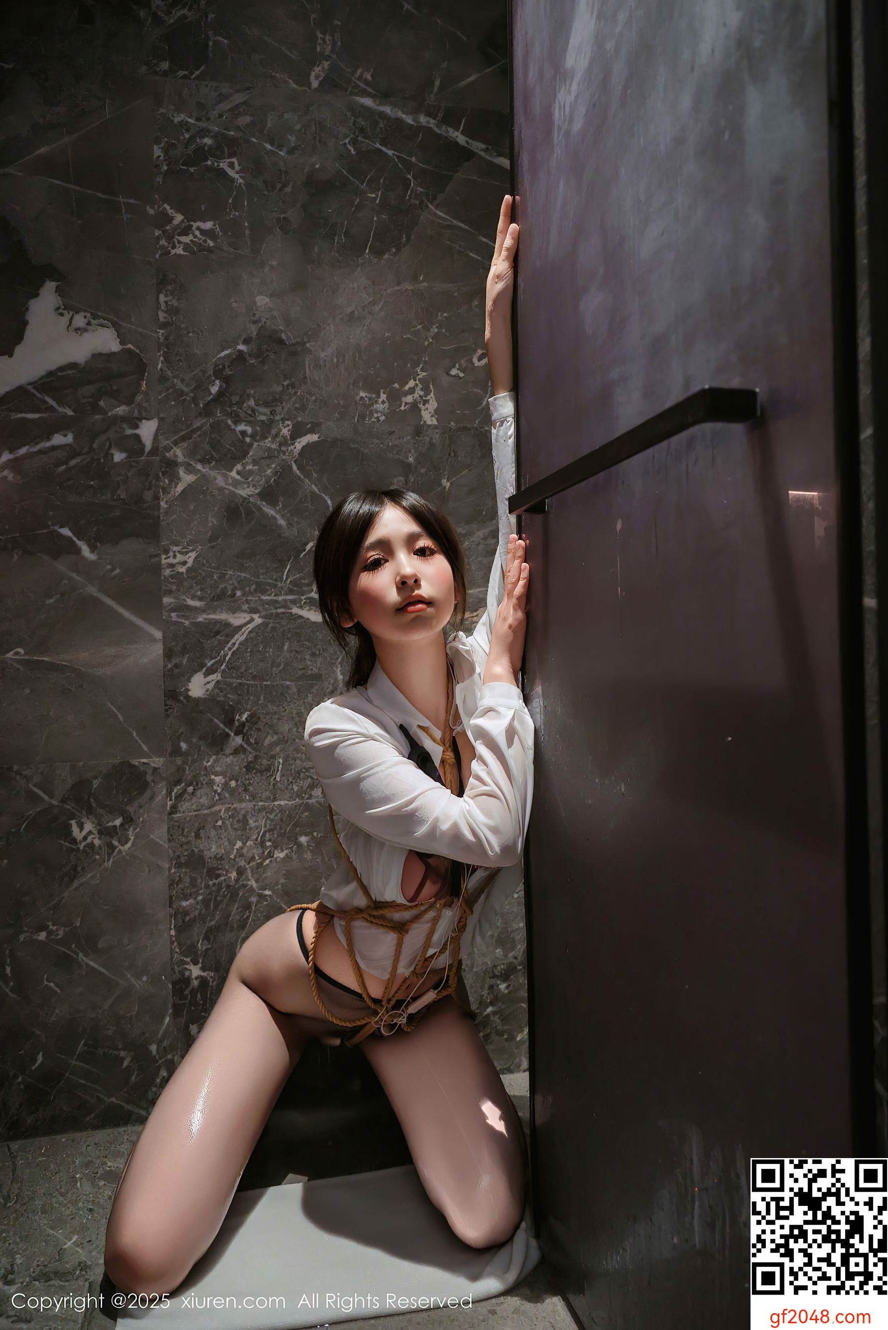 [XiuRen秀人网] No.9949 奶芙乔乔 美腿黑丝