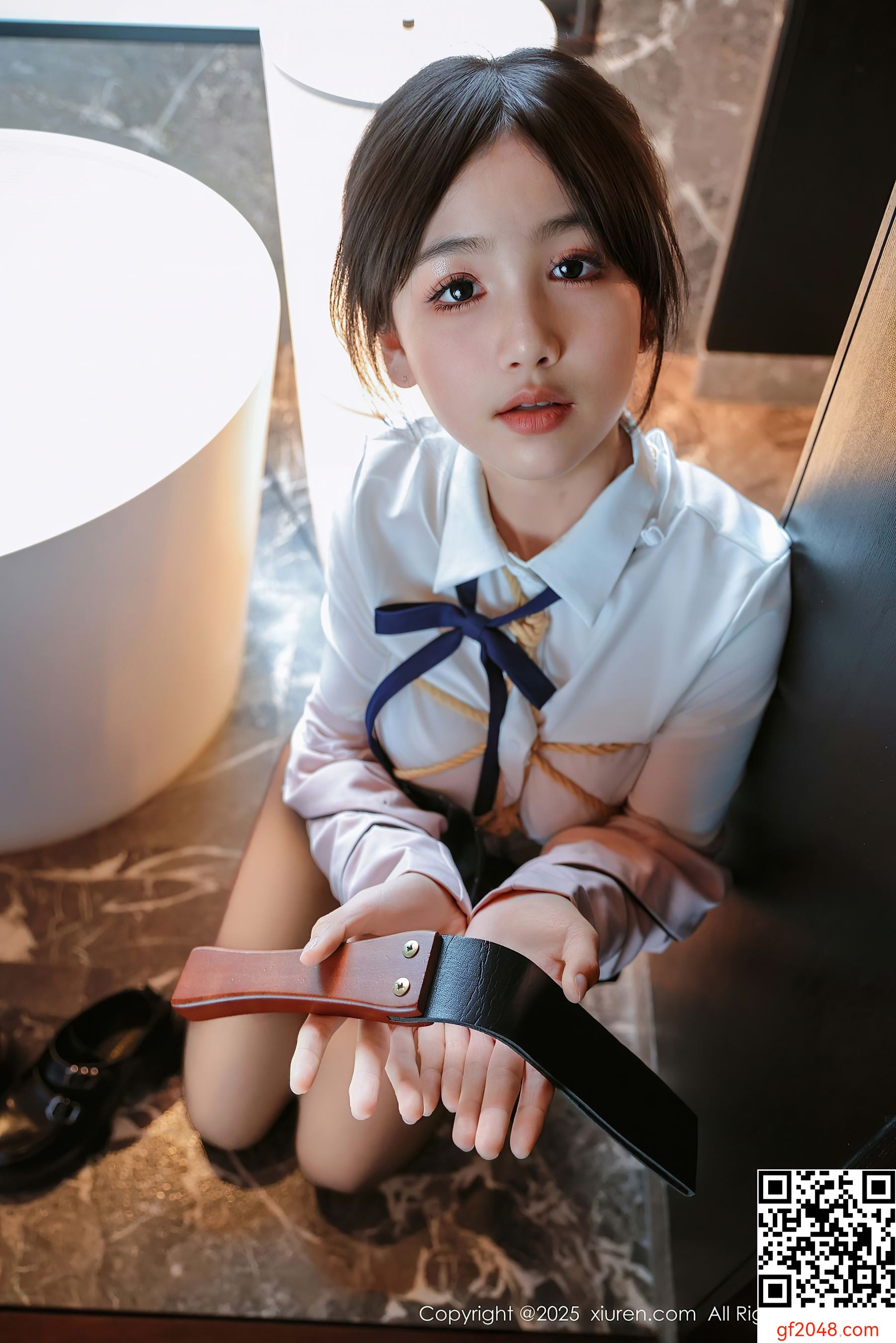 [XiuRen秀人网] No.9949 奶芙乔乔 美腿黑丝