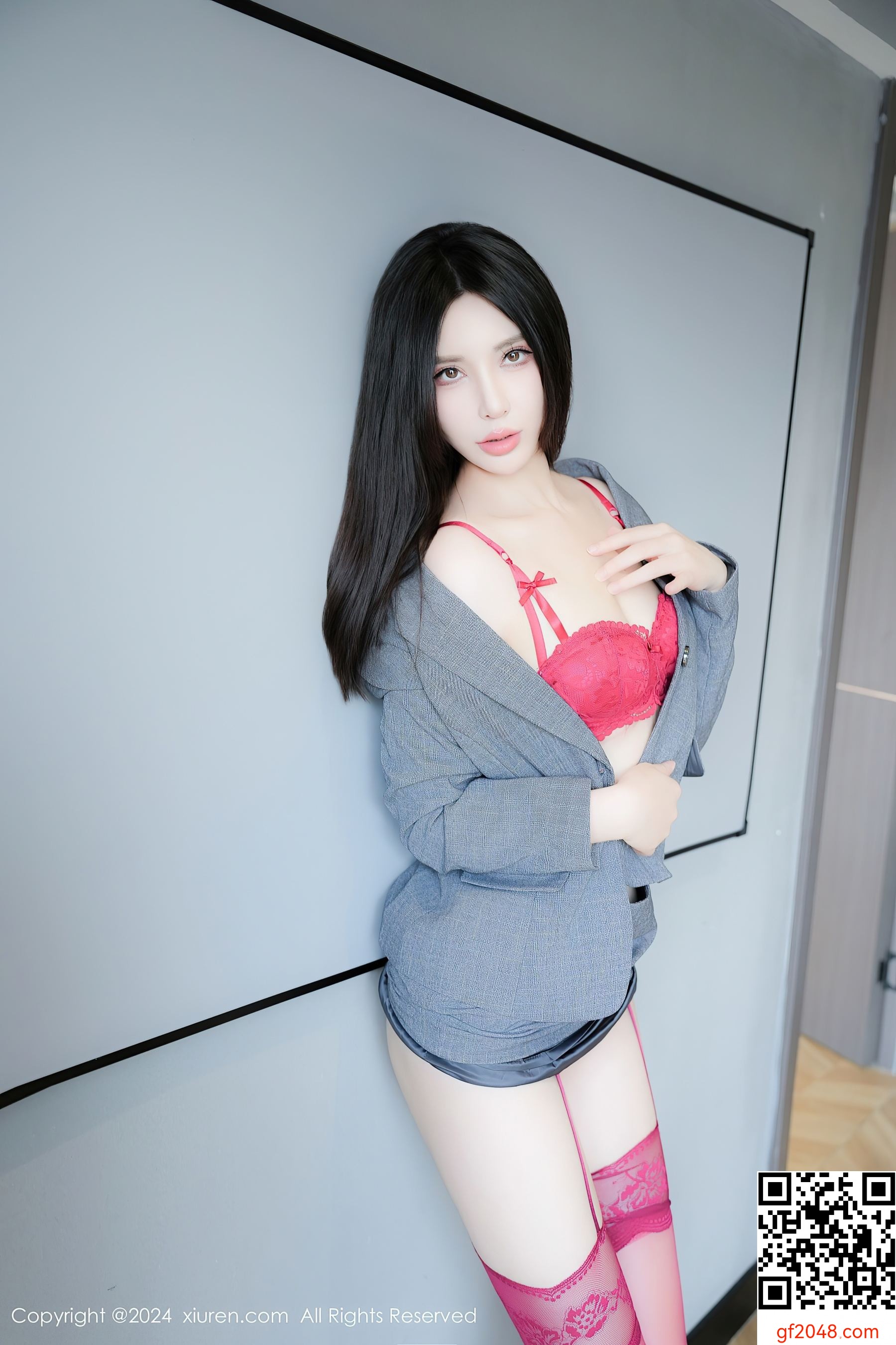 [XiuRen秀人网] No.8967 曼柔 丝袜美腿