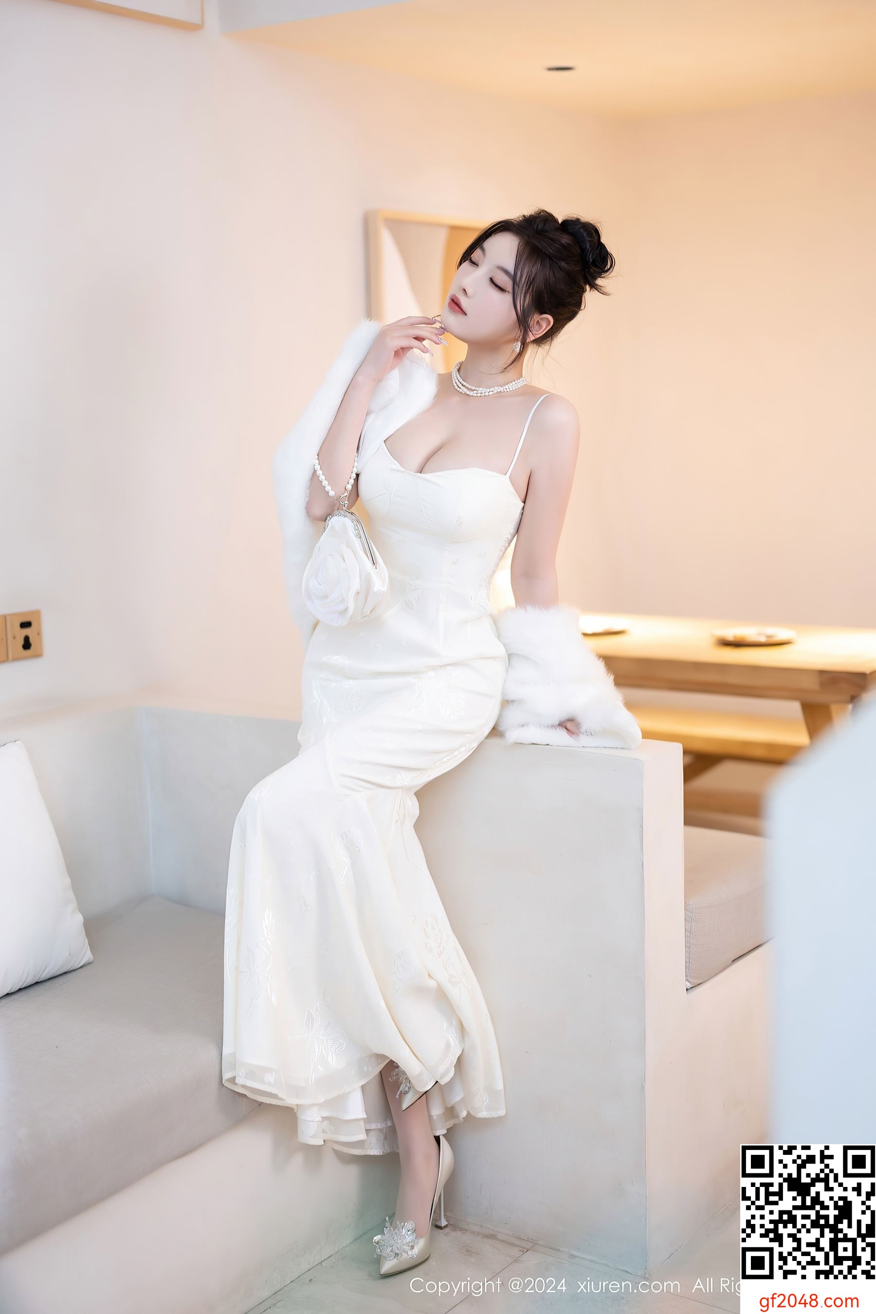 [XiuRen秀人网] No.8538 杨晨晨Yome 丝袜美腿