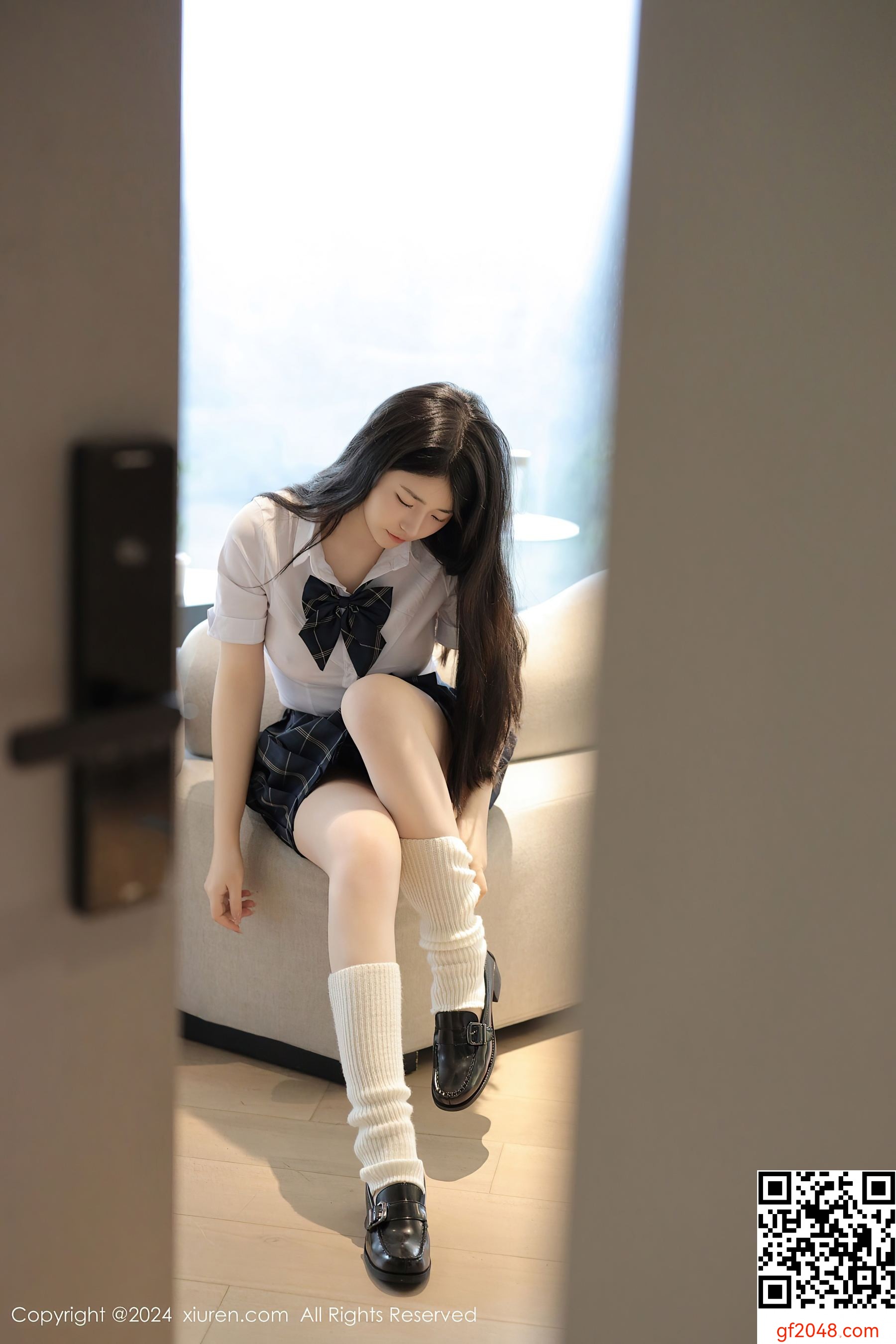 [XiuRen秀人网] No.8173 陈小花 丝袜美腿