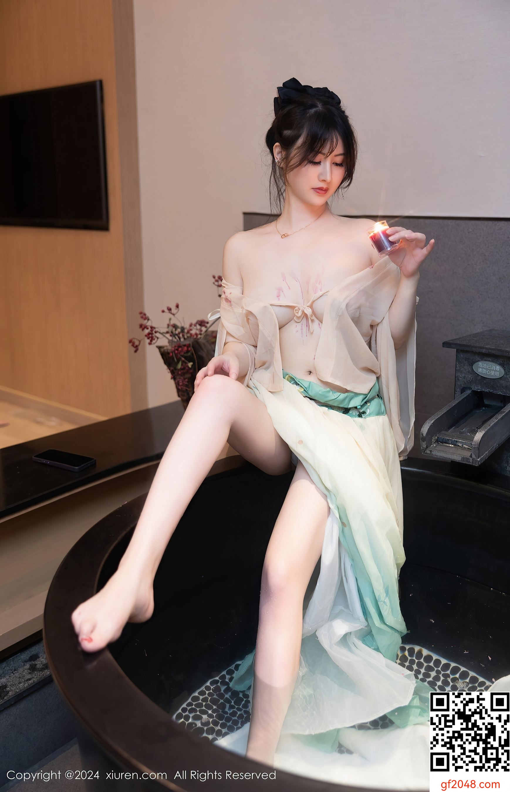 [XiuRen秀人网] No.8128 诗诗kiki 性感美臀