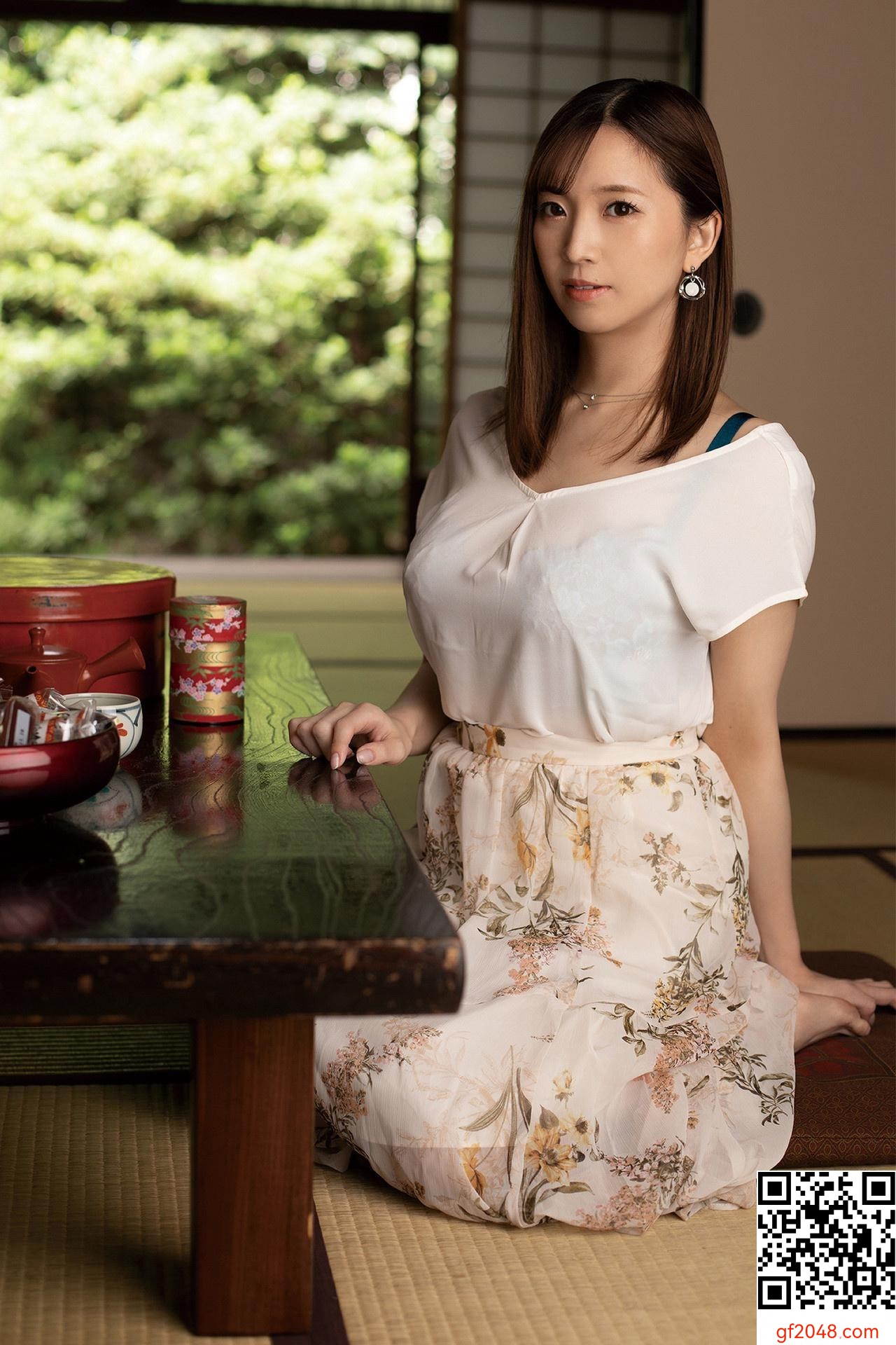 [米倉穂香,鈴木真夕] 成人女性的色氣魅力 (22P)
