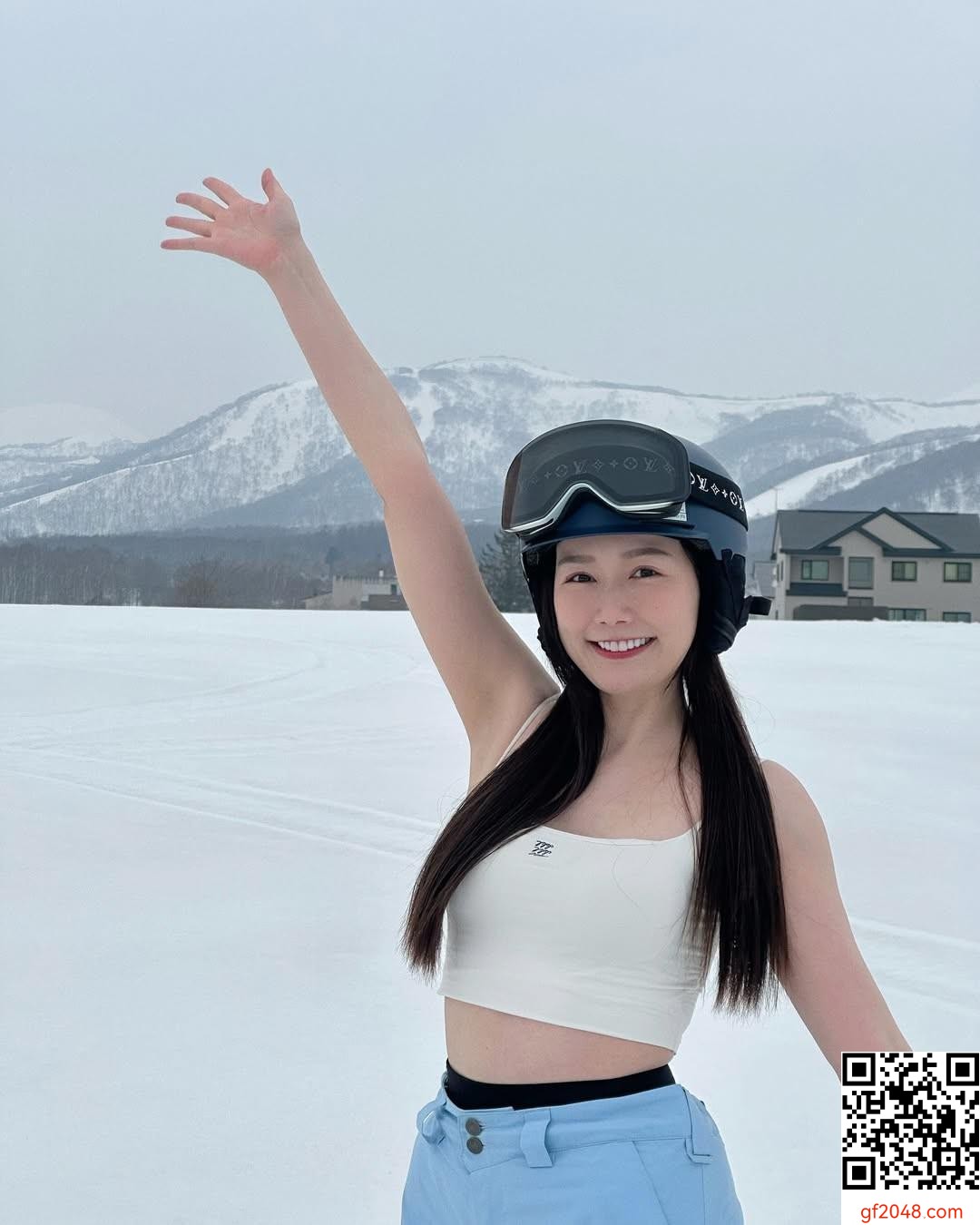 「Mida聖媛」火辣身材外露微笑無人能敵抗拒 (10P)