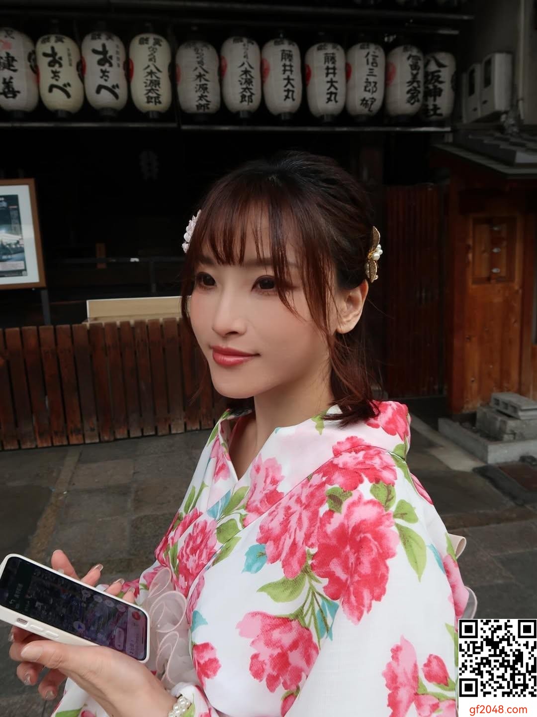 「薇傲Hui」散發誘惑氣息 暗藏乳香美景 (10P)