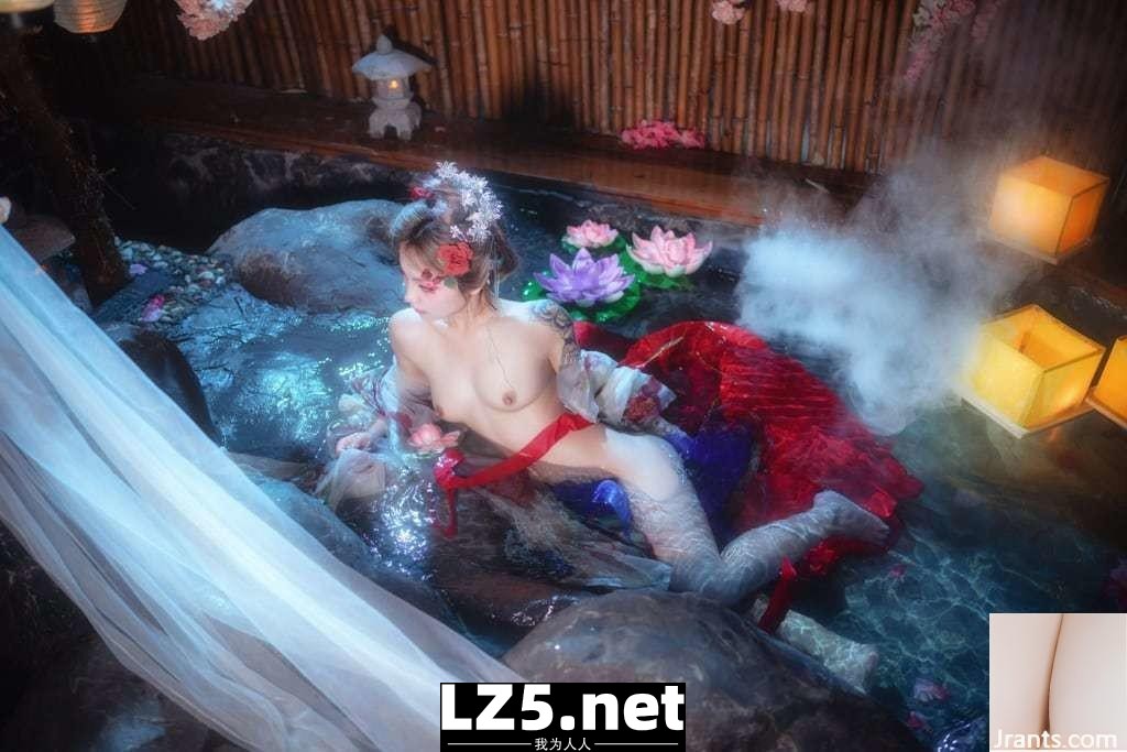 大奶古典美女 沐浴