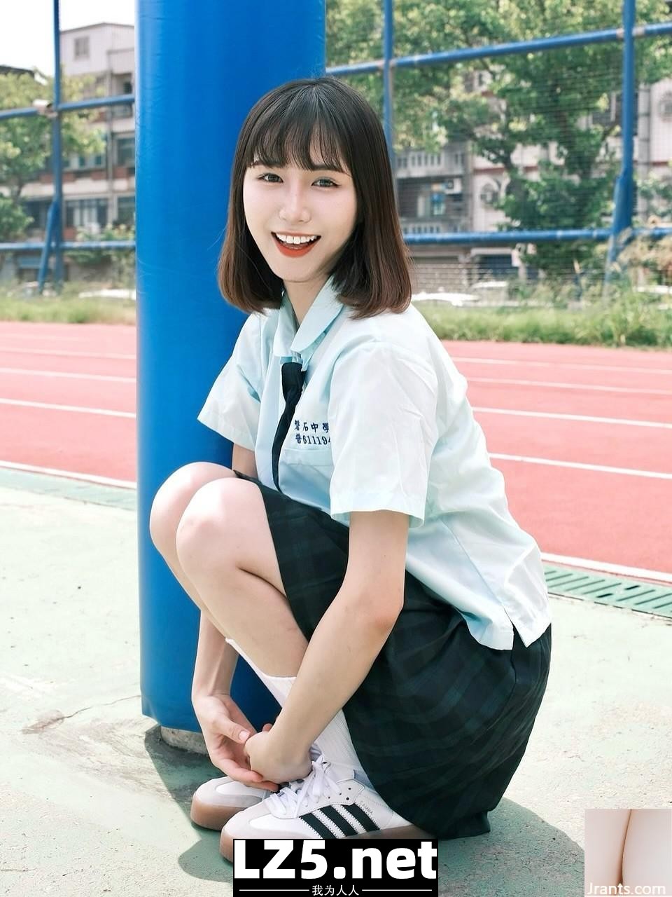 氣質學生妹「Ting」五官甜到炸 誰看了不心動 (10P)