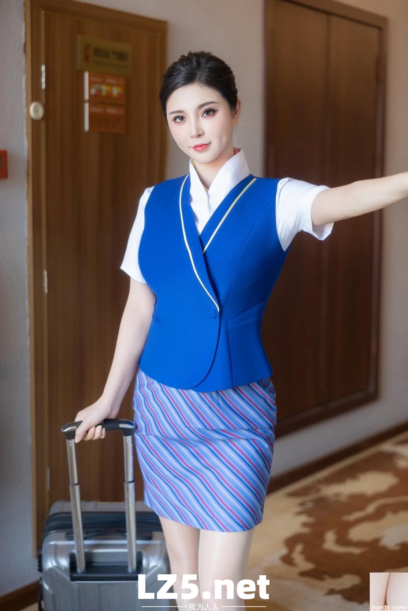 小蠻妖Yummy 空姐制服 (80P)